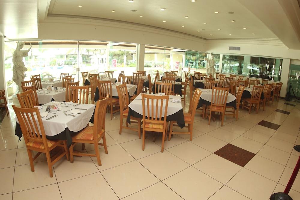 Hotel Atlantico Buzios Convention Exterior foto The dining room at the restaurant