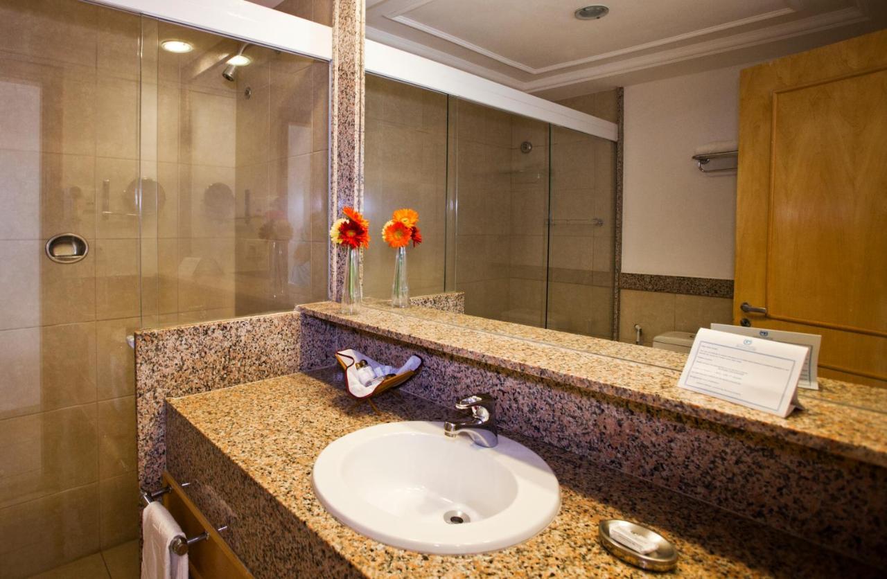 Hotel Atlantico Buzios Convention Exterior foto Bathroom