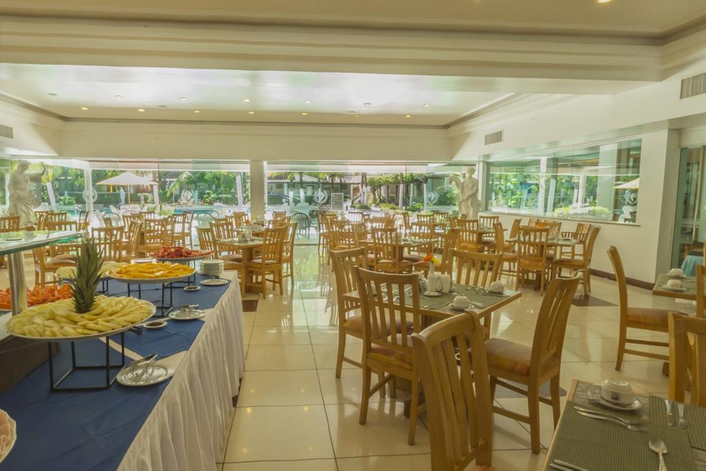 Hotel Atlantico Buzios Convention Exterior foto The restaurant at the hotel